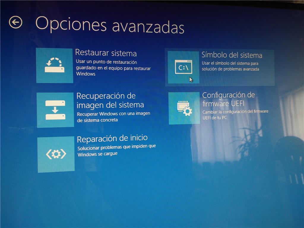 Windows 10 No puedo iniciar sesión no aparecen usuarios Microsoft