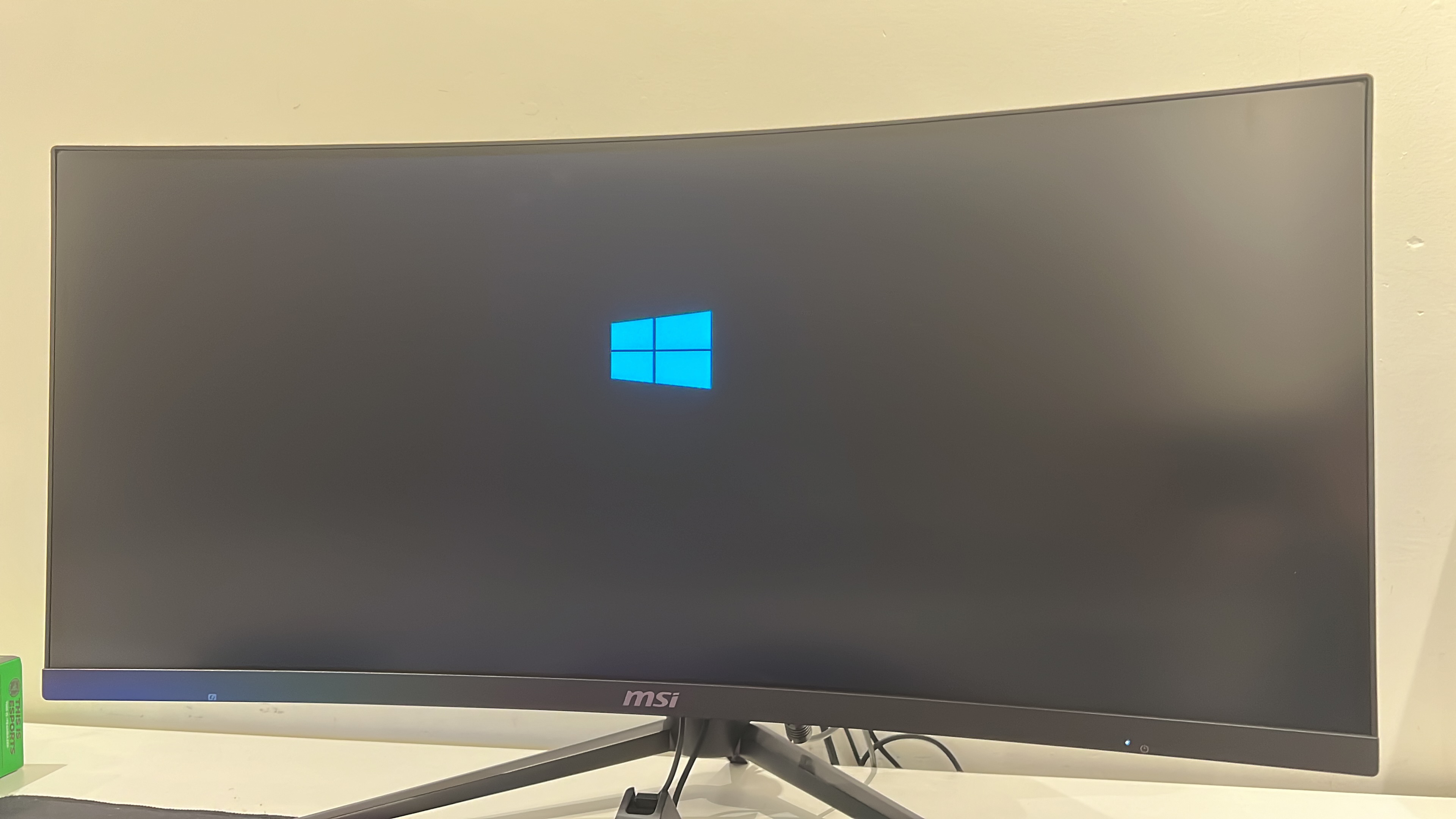 Al instalar windows 10 o 11 se queda trabado en el logo azul y fondo -  Microsoft Community