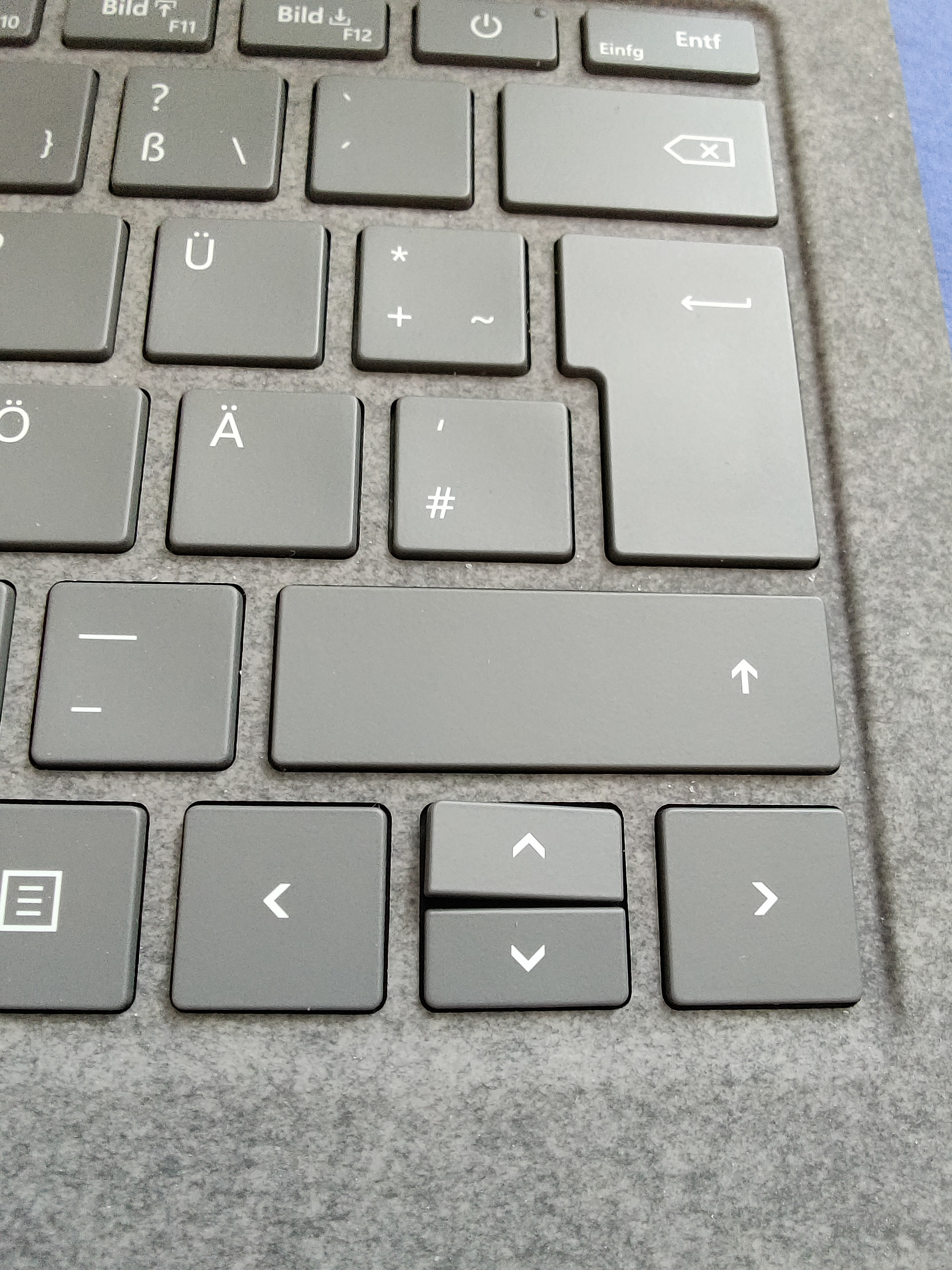 Surface Laptop 3 - Taste löst sich