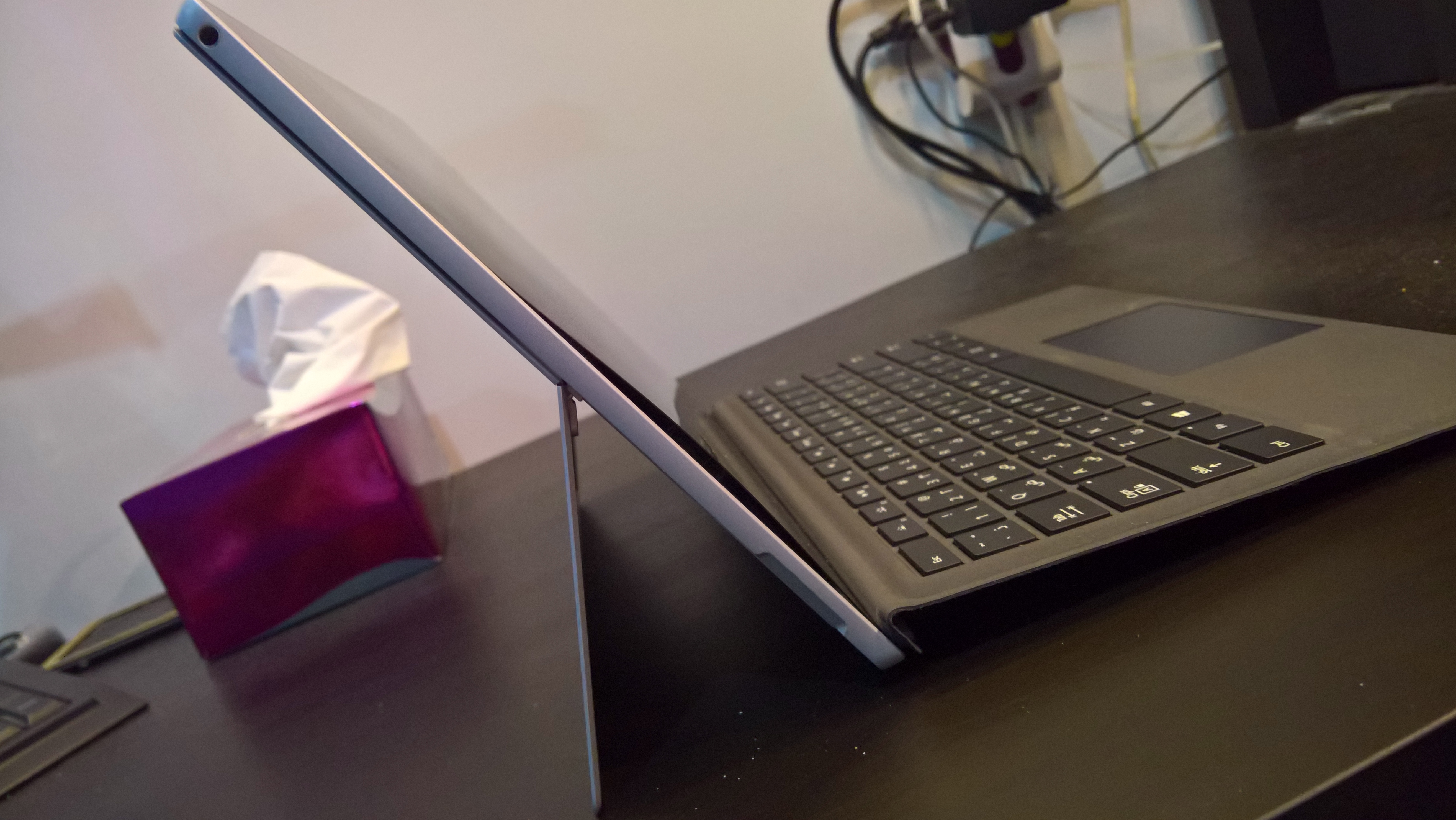 Surface Pro 6 battery swelling and screen splitting - Microsoft 