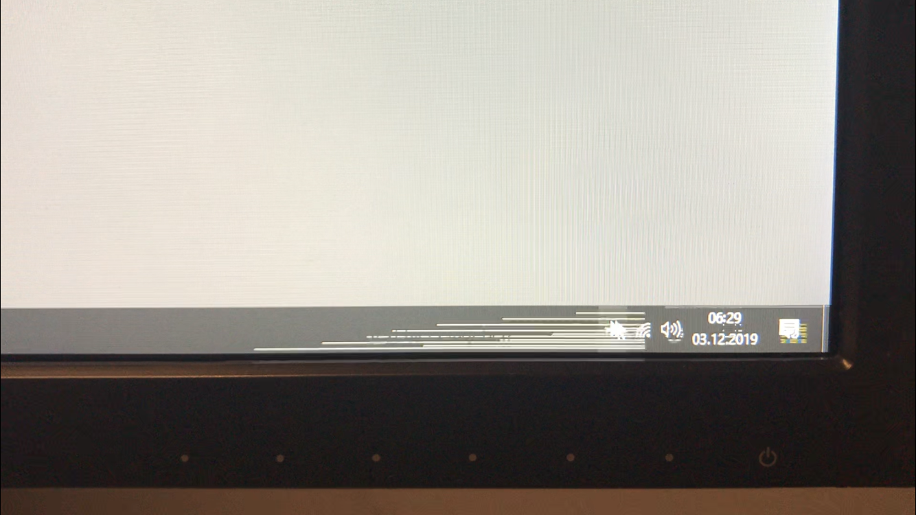 My task bar is glitching after latest windows update? - Super User