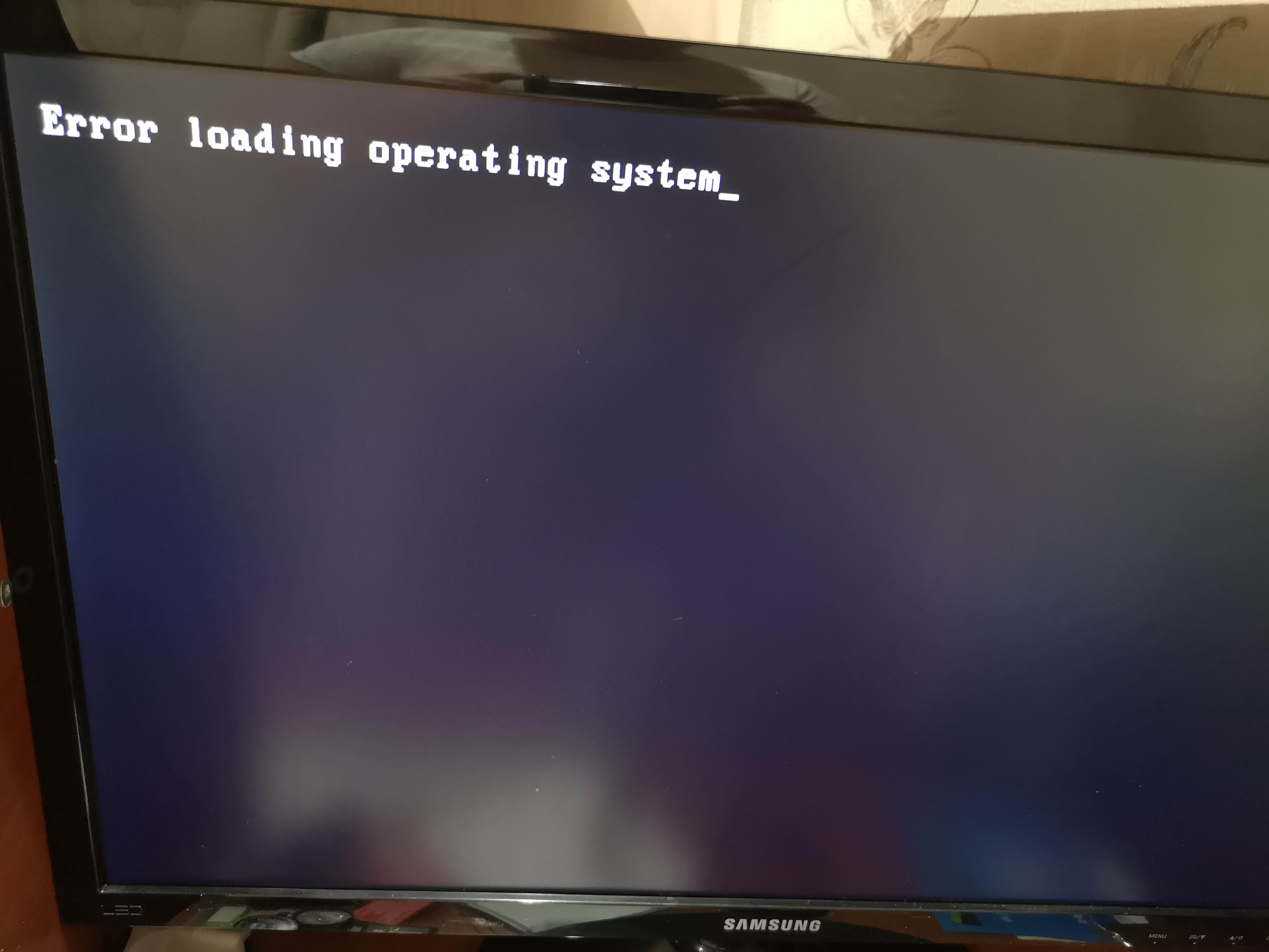 Error loading operating. Черный экран ошибка. Черный экран Error. Ошибка loading operating System. Ошибка Windows 7 с черным экраном.