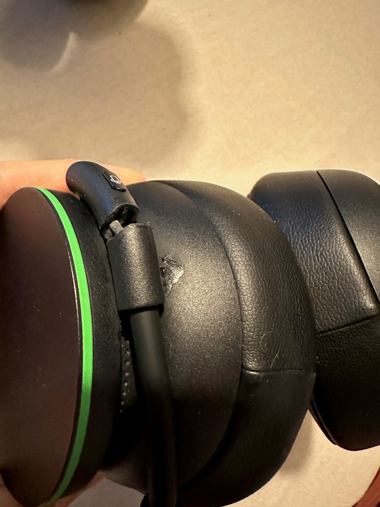 Xbox Wireless Headset Mic Casing Broken without dropping