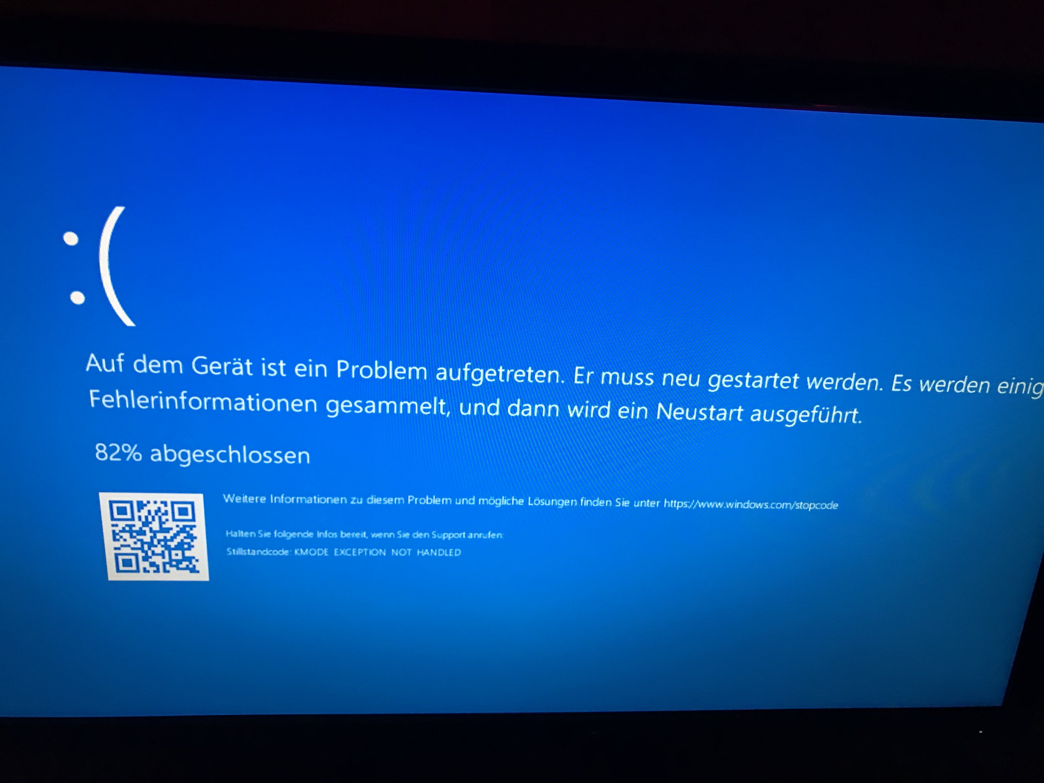 Постоянно загорается экран. Ошибка загрузки компьютера. Ошибка на компьютере. При включении компьютера включается синий экран. Ошибка запуска компьютера.