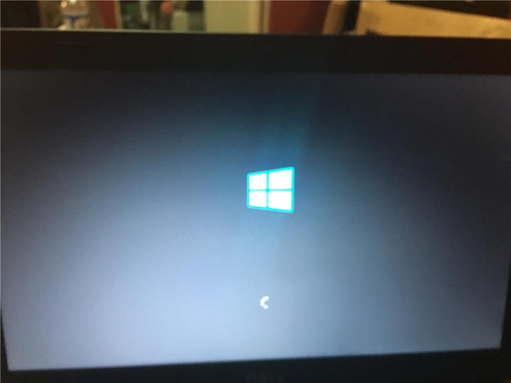 Windows 10: Pantalla negra después de actualizar. - Microsoft Community