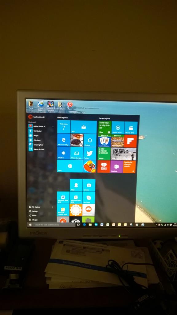 All of a sudden my Windows 10 desktop is minimized - Microsoft Community