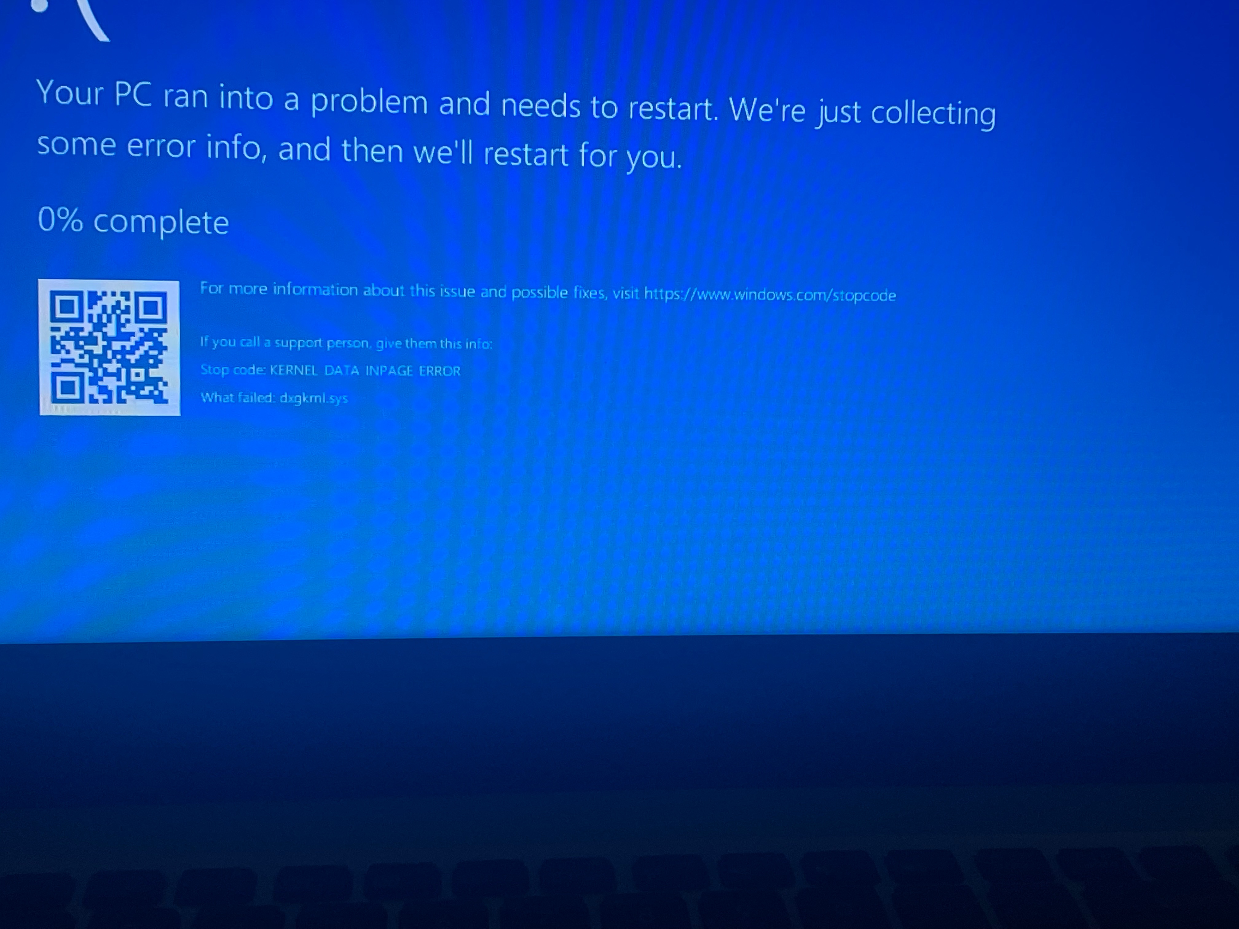 Ошибки после обновлений. Компьютер сам перезагружается. Синий экран. Компьютер постоянно перезагружается при запуске. Перезагрузка компьютера.