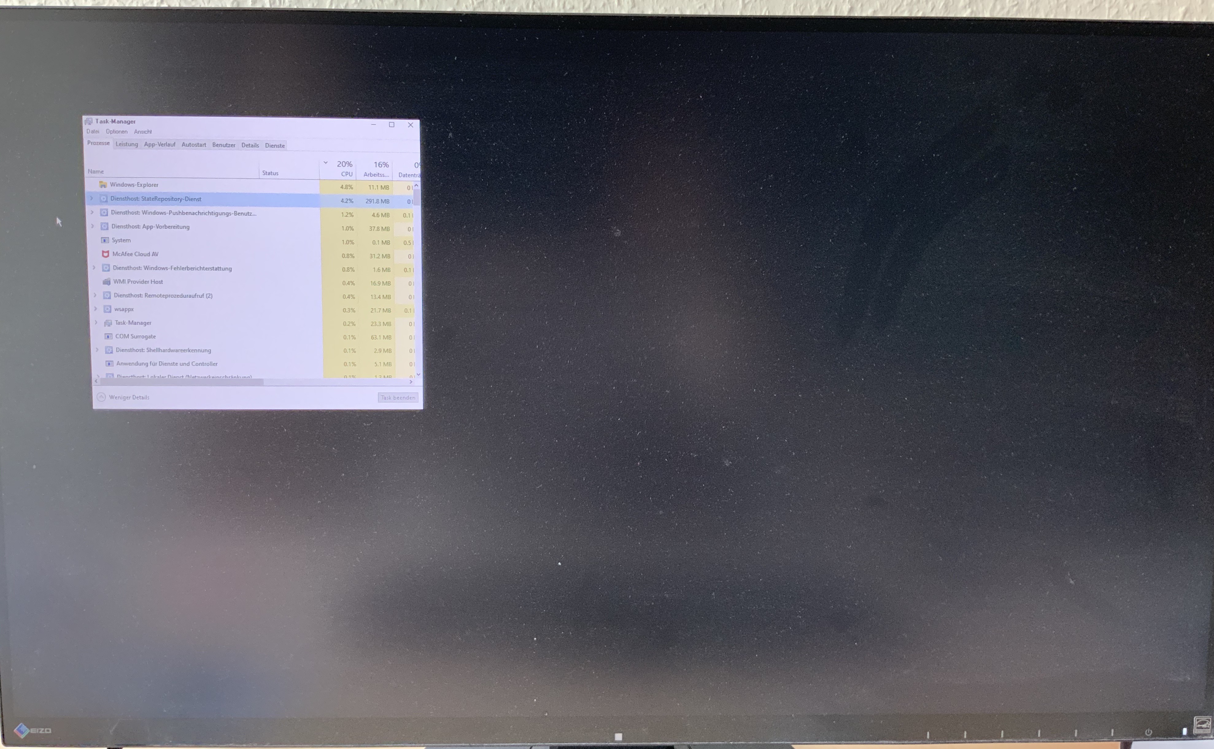 Nach Windows Login bleibt Screen bis auf zuckende Taskleiste dunkel, arbeitet aber im...