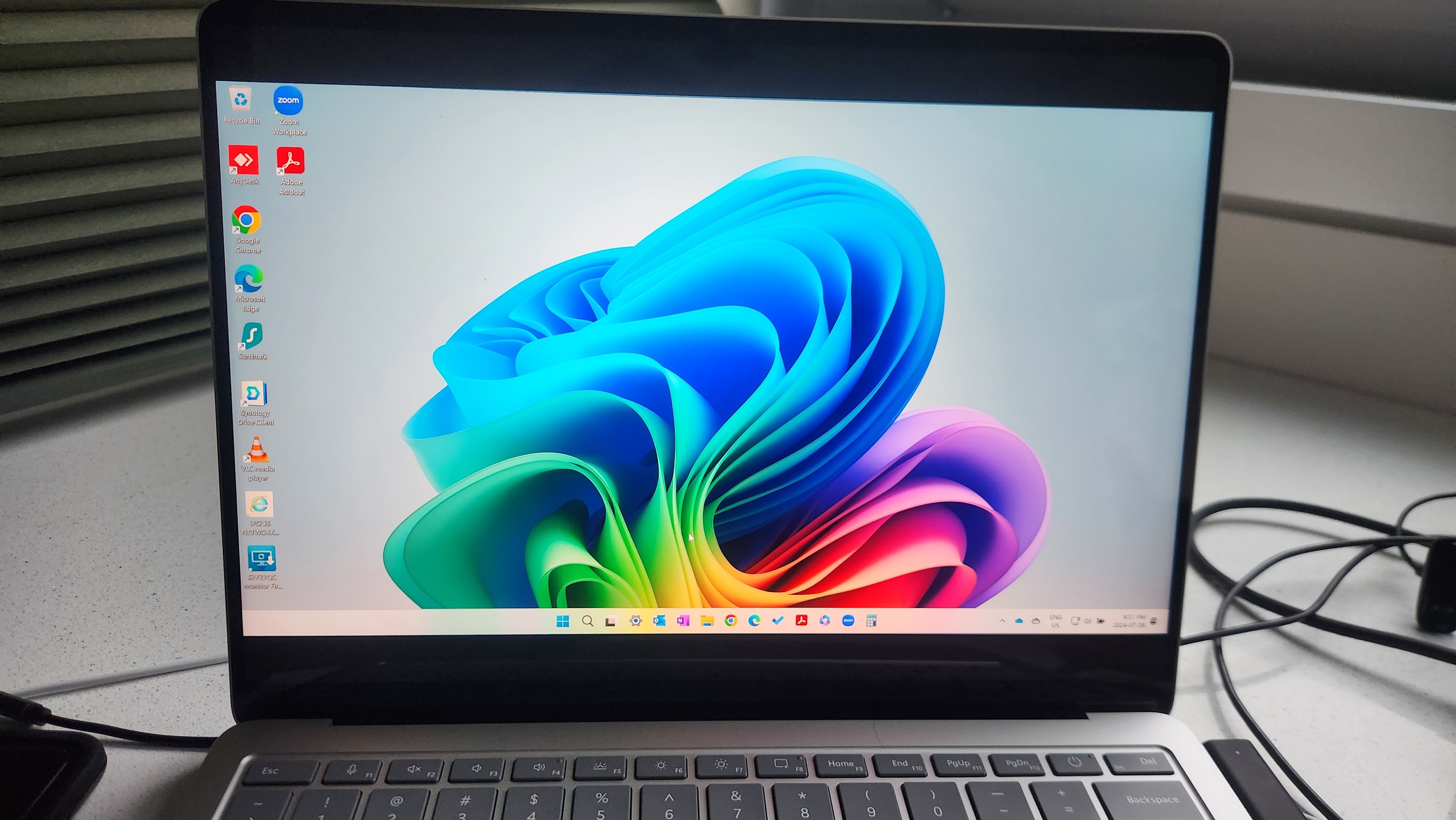 Surface Laptop Screen when connected to my Monitor - Microsoft 