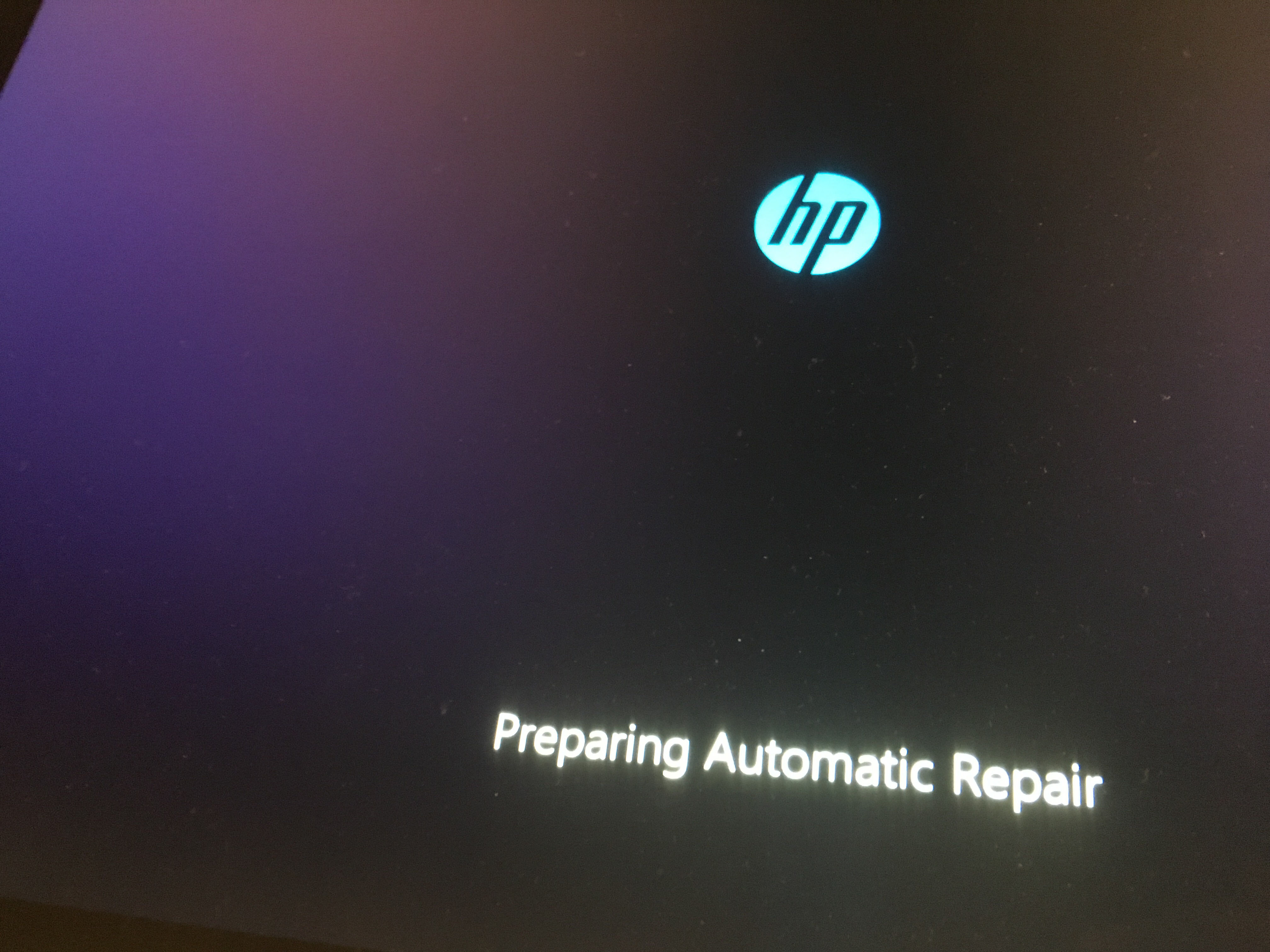 مشكلة عدم اقلاع نسخة ويندوز 10 شاشة سوداء Preparing Automatic