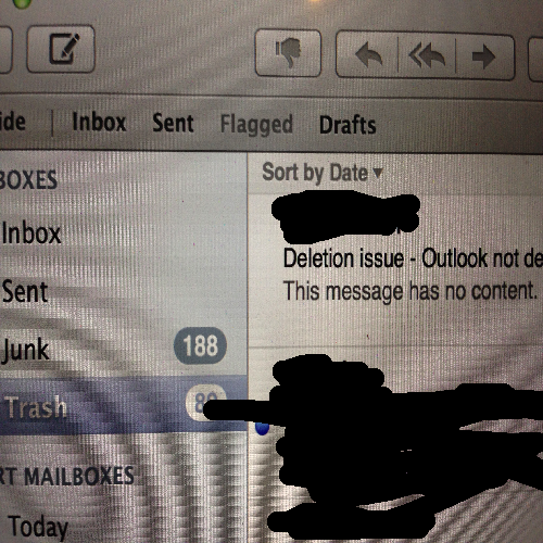 Emails deleted in iPhone Mail app are not delete on Outlook.com ...