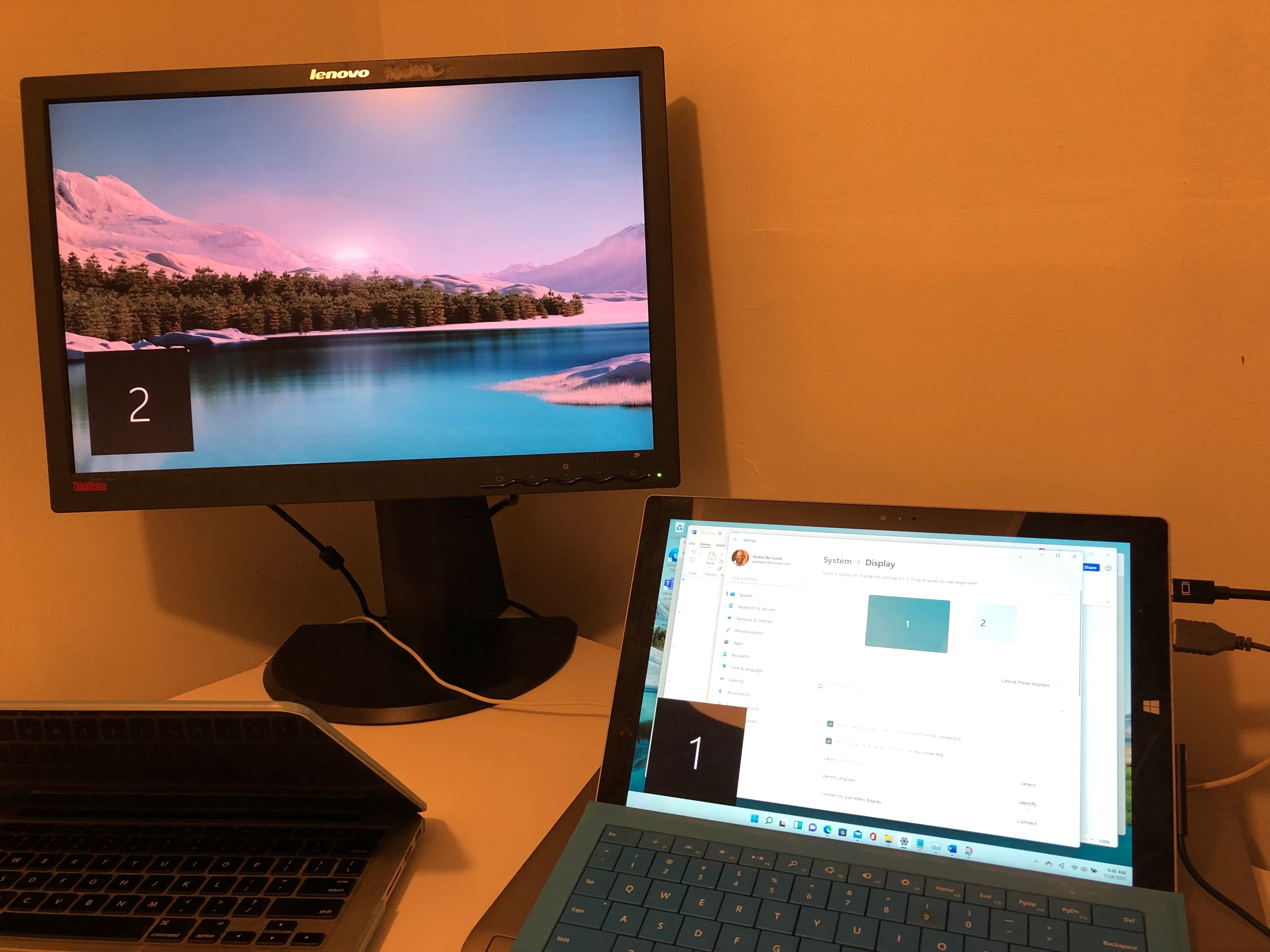 How to set up double monitors windows 10 2021