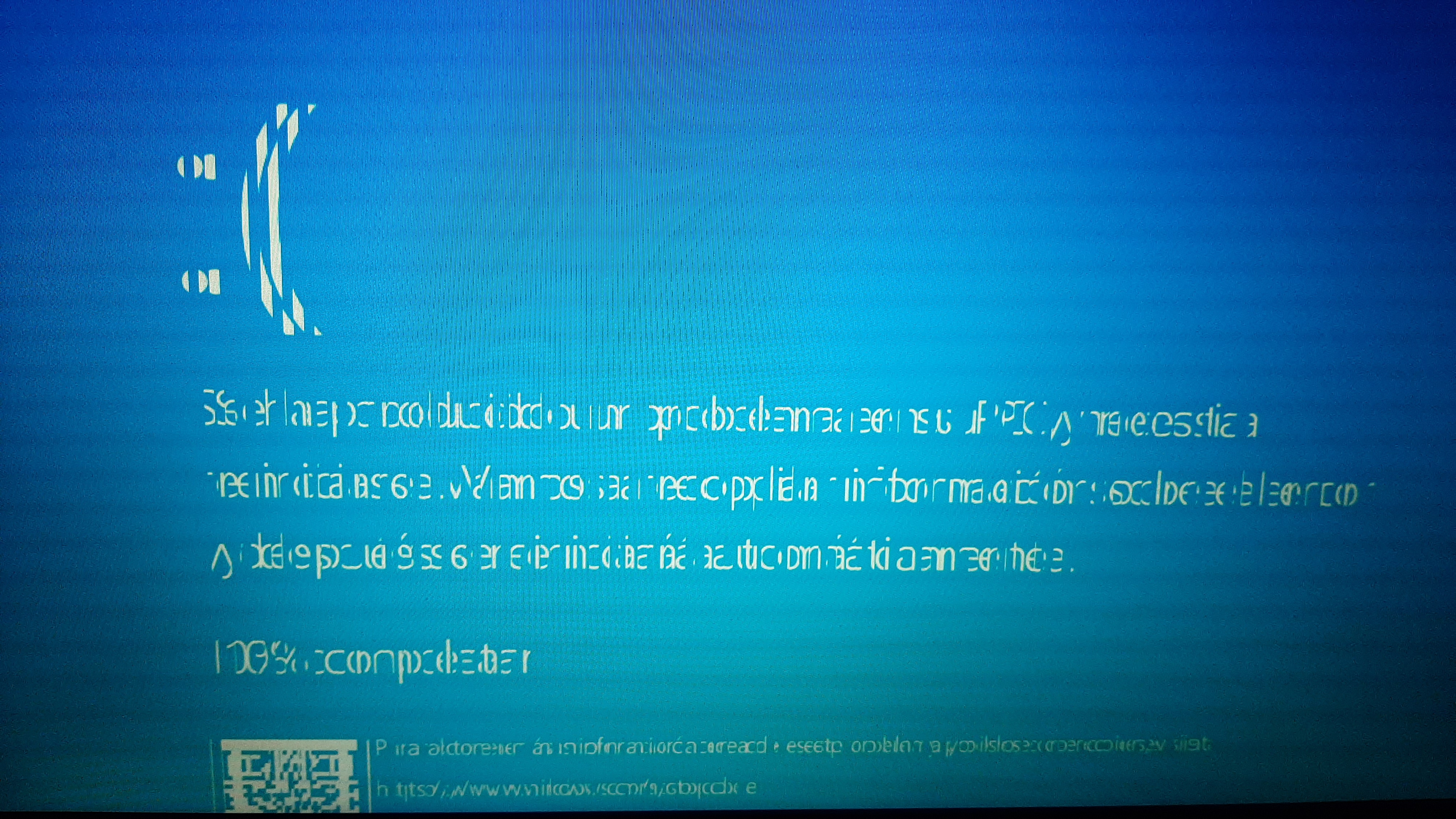 Windows 10 иероглифы. Синий экран смерти Windows 10. Синий экран смерти Wind 10. Голубой экран. Синий экран с улыбкой.