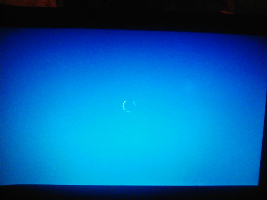 Синий экран без надписей. Выход из системы Windows.