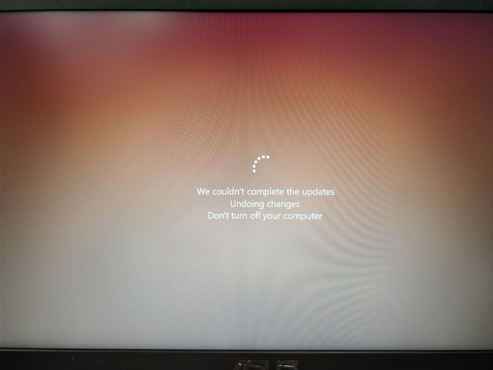 Laptop crashes after restarting to install update and fails to install ...