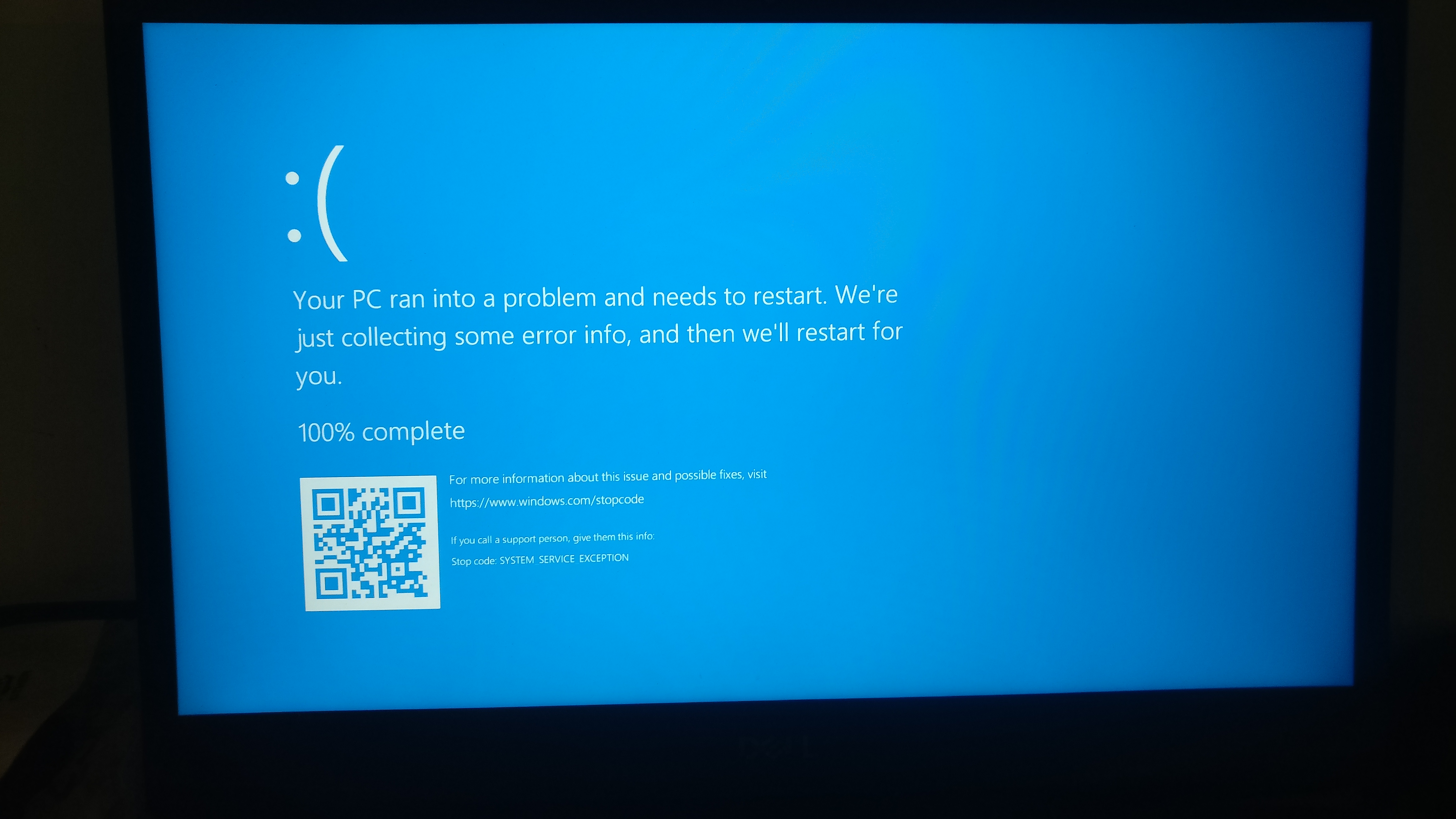 Флешка синий экран 10. Синий экран смерти. Синий экран System service exception. Синий экран смерти виндовс 10. BSOD Windows 10.