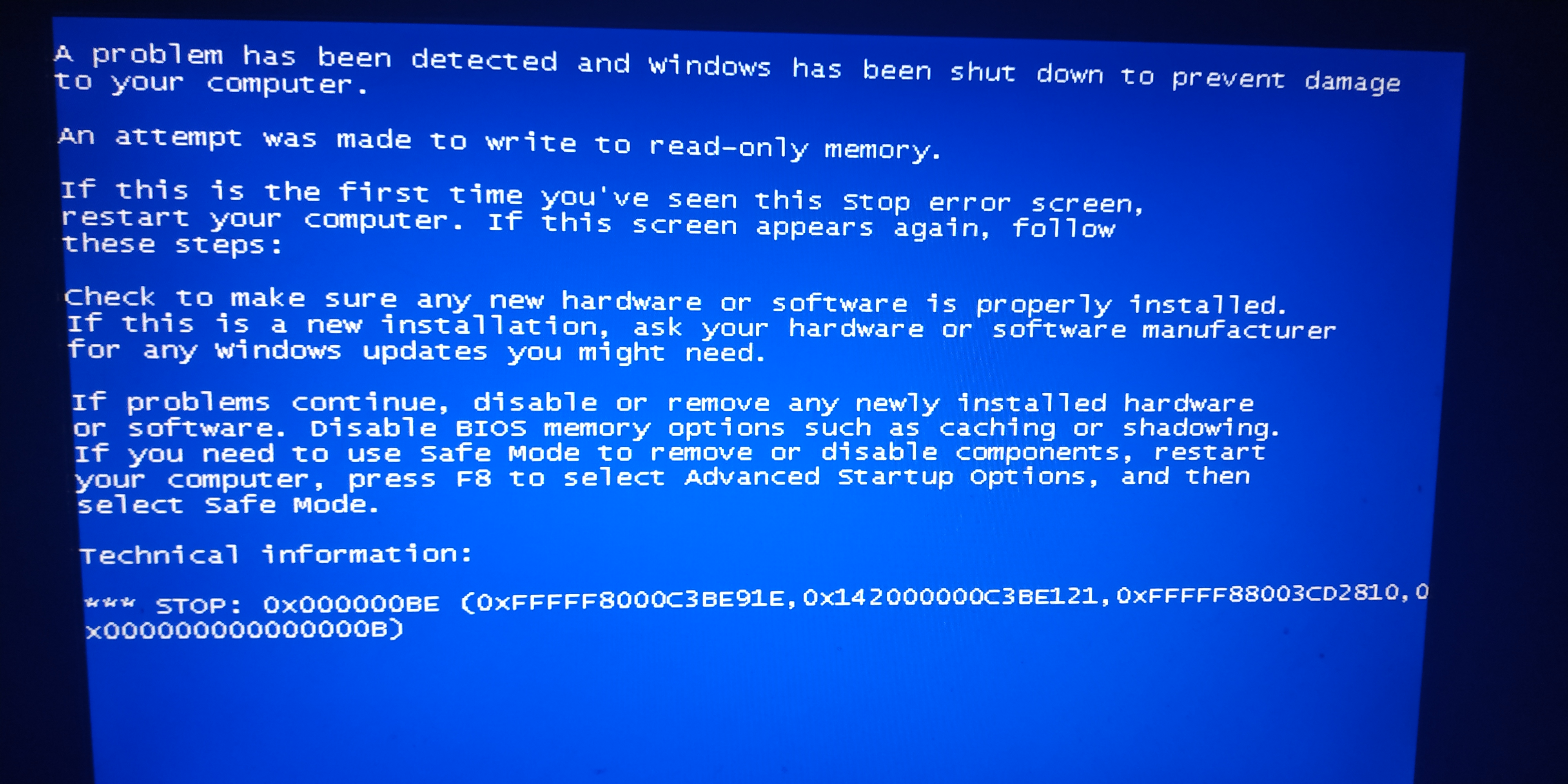 Горит синим экран что делать. Экран смерти Windows. Синий экран. Синий экран видеокарта. Экран смерти Windows XP.