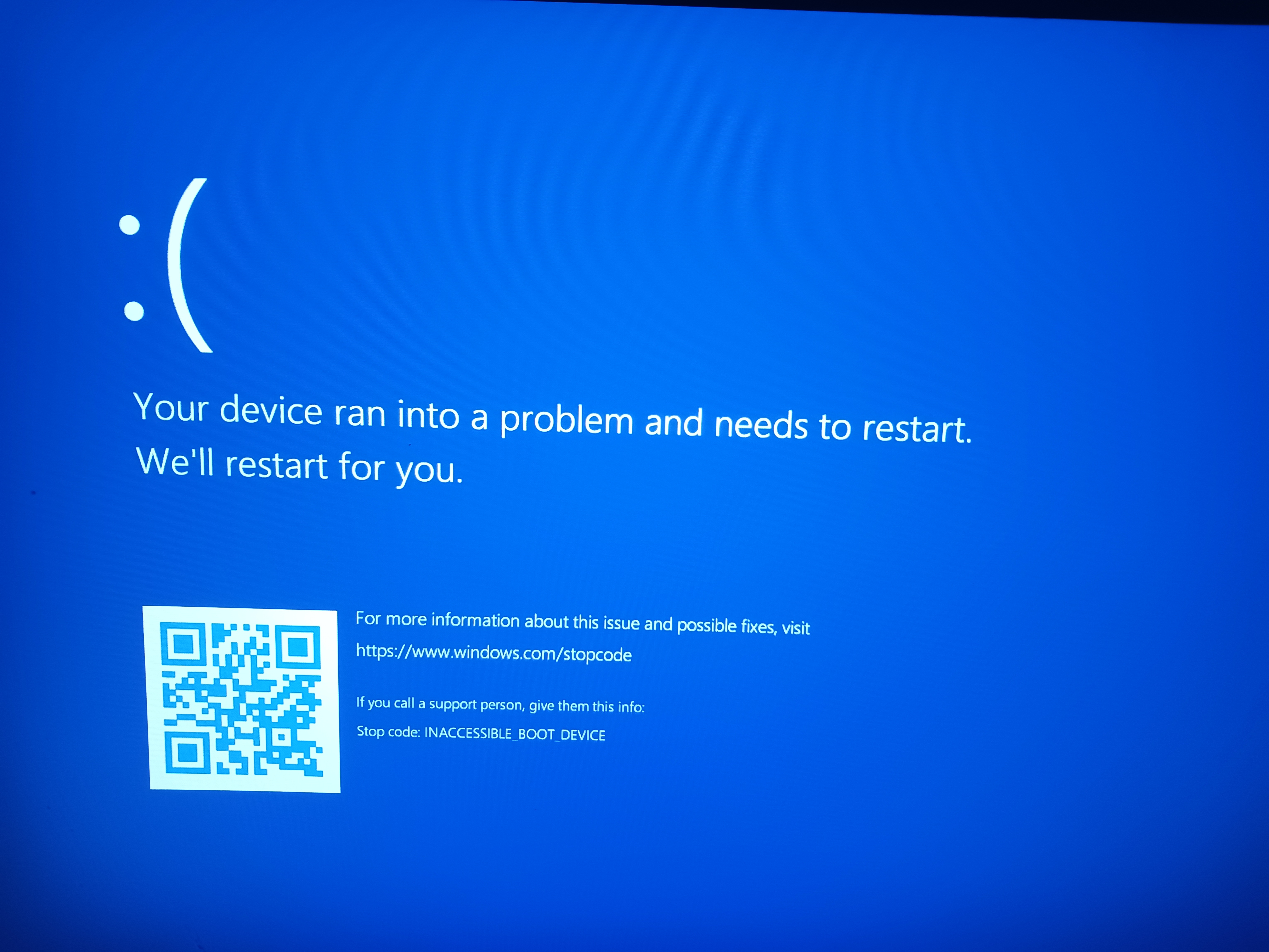 Your device run into a problem. Синий экран Windows. BSOD Windows 8. Экран виндовс.