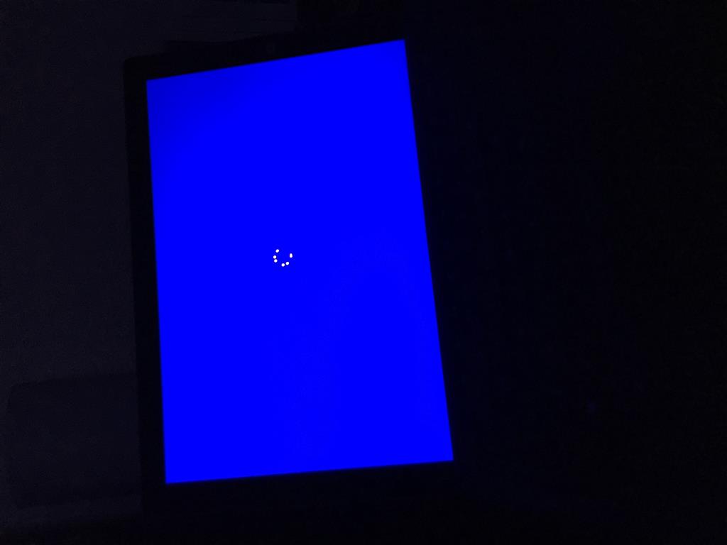 ozon to uger krystal Stuck on blue screen with spinning white circle - Microsoft Community
