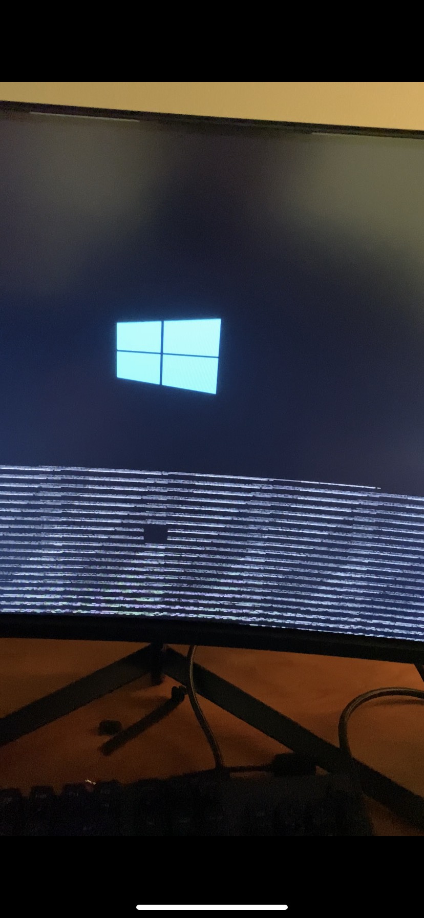 Screen freezes when trying to boot from usb with windows media