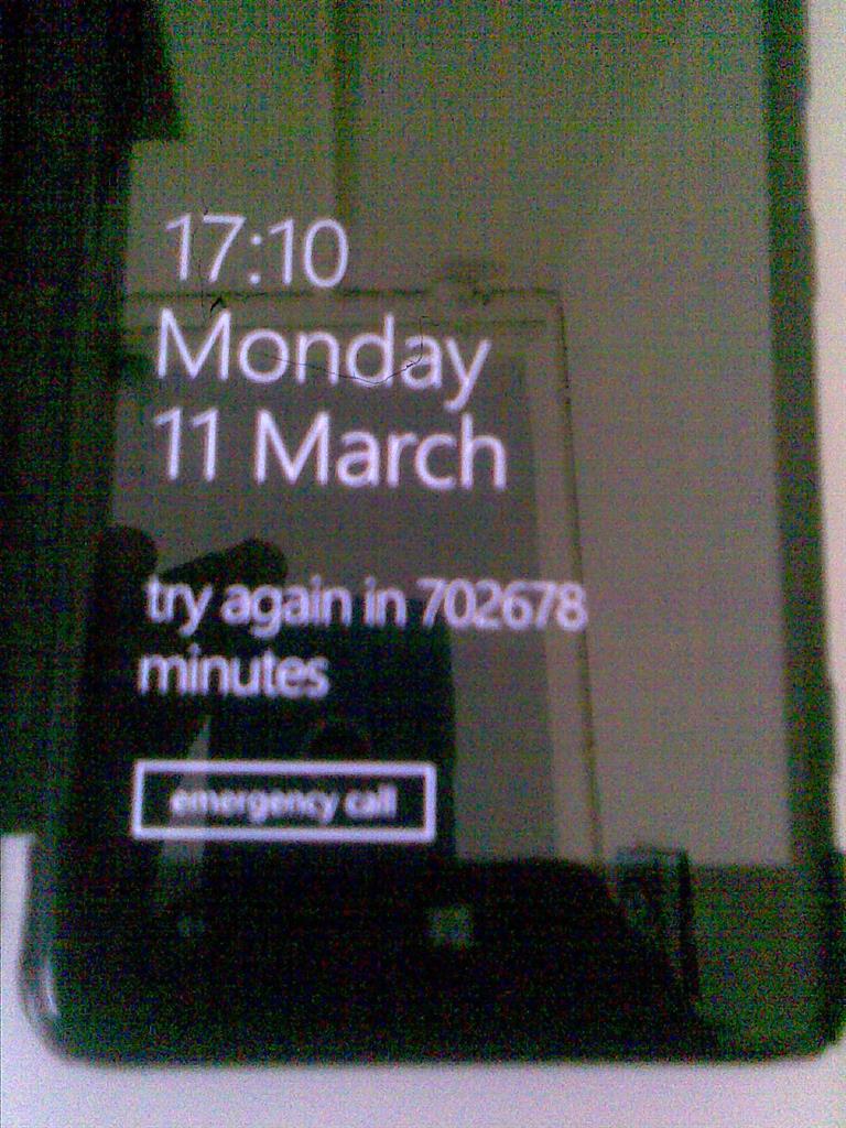 My Nokia Lumia 625 Has Been Locked For 710700 Minutes App 494 Microsoft Community