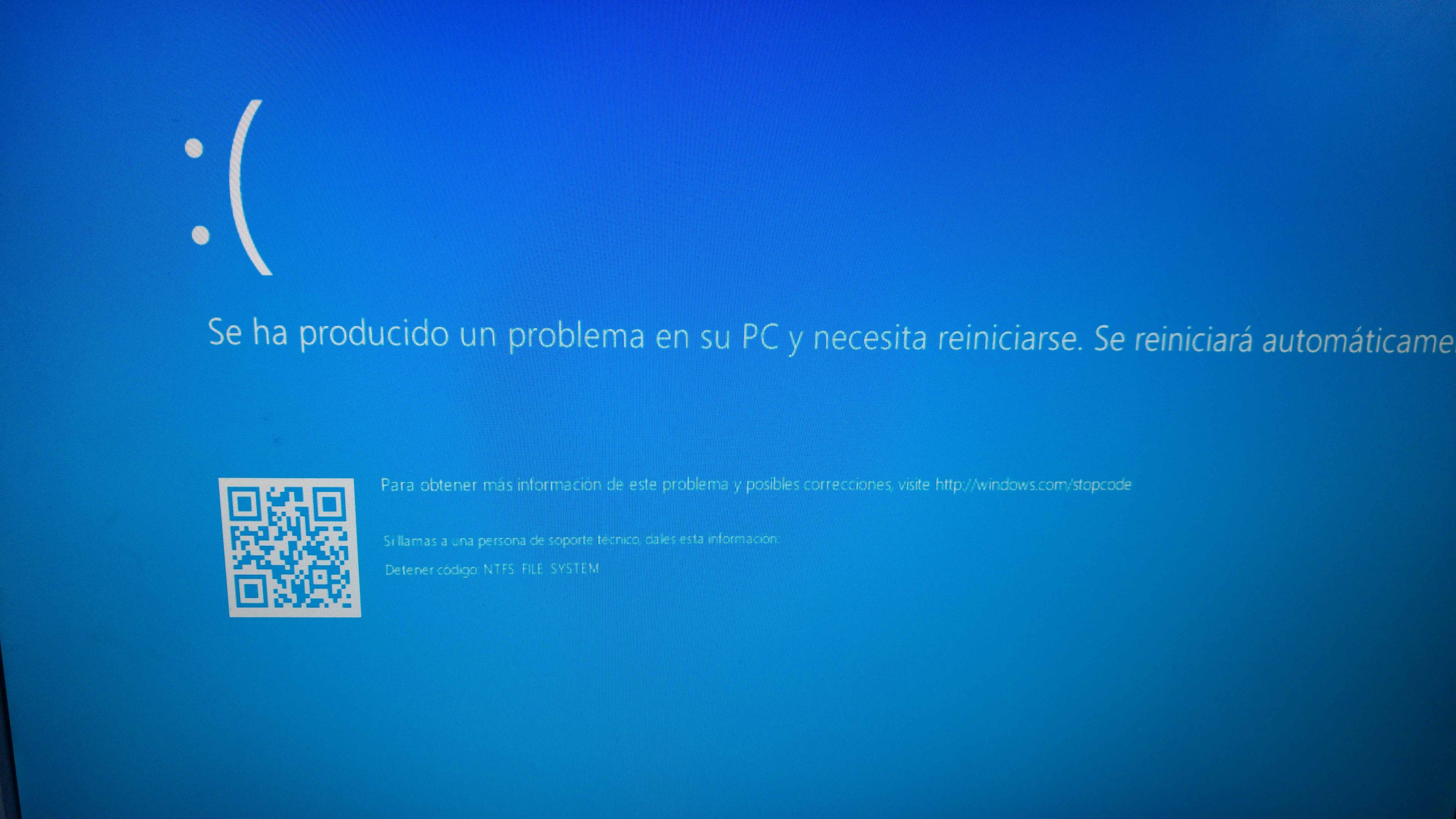 Https system error. Экран смерти Windows 10. ПК черный экран смерти Windows. Синий экран произошла ошибка. Синий экран смерти Windows.