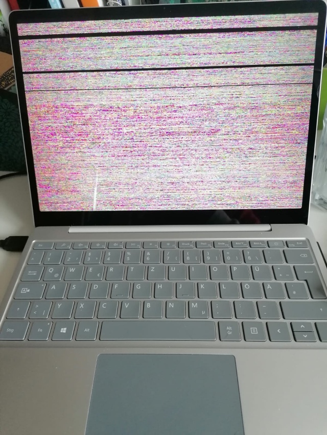 Surface Laptop Go screen issue - Microsoft Community Surface Laptop Go screen issue - Microsoft Community