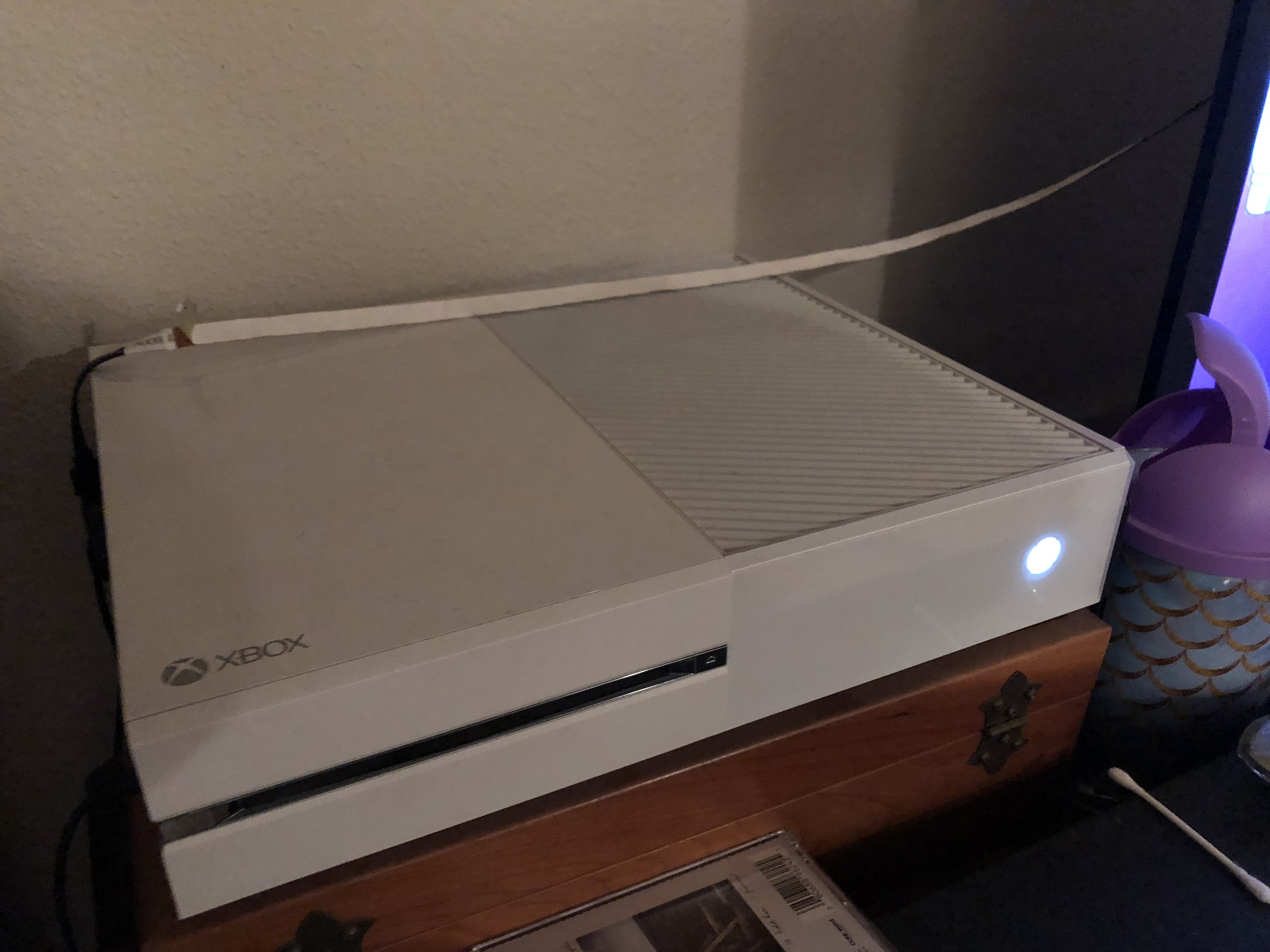 Have a 1st Generation Xbox One white edition makes a random Ding