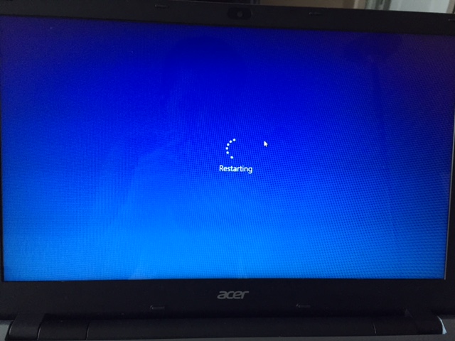 Windows 10 Stuck Before Login Screen