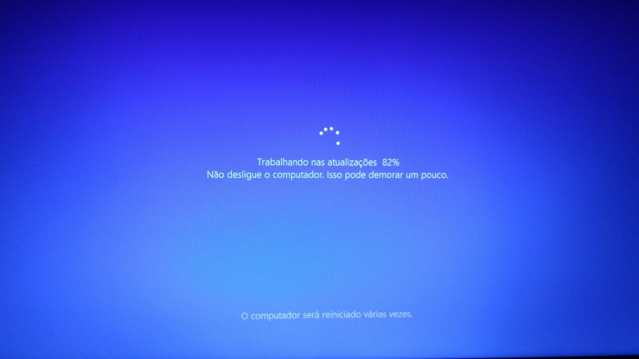 O meu Windows trava do nada, e só volta reiniciando no botão. Como -  Microsoft Community