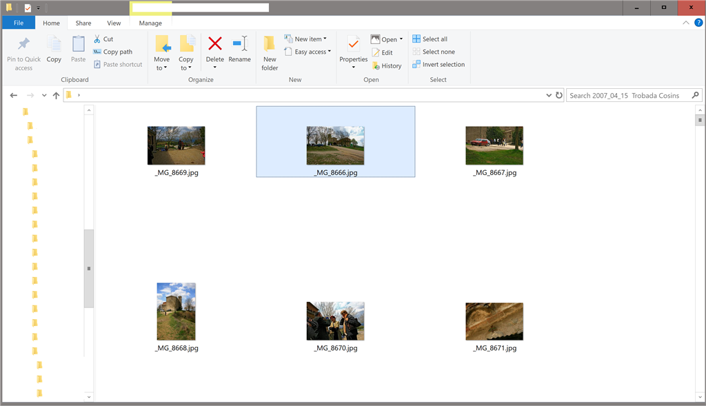 4k screen, icons and thumbnails appear too separated in file explorer -  Microsoft Community