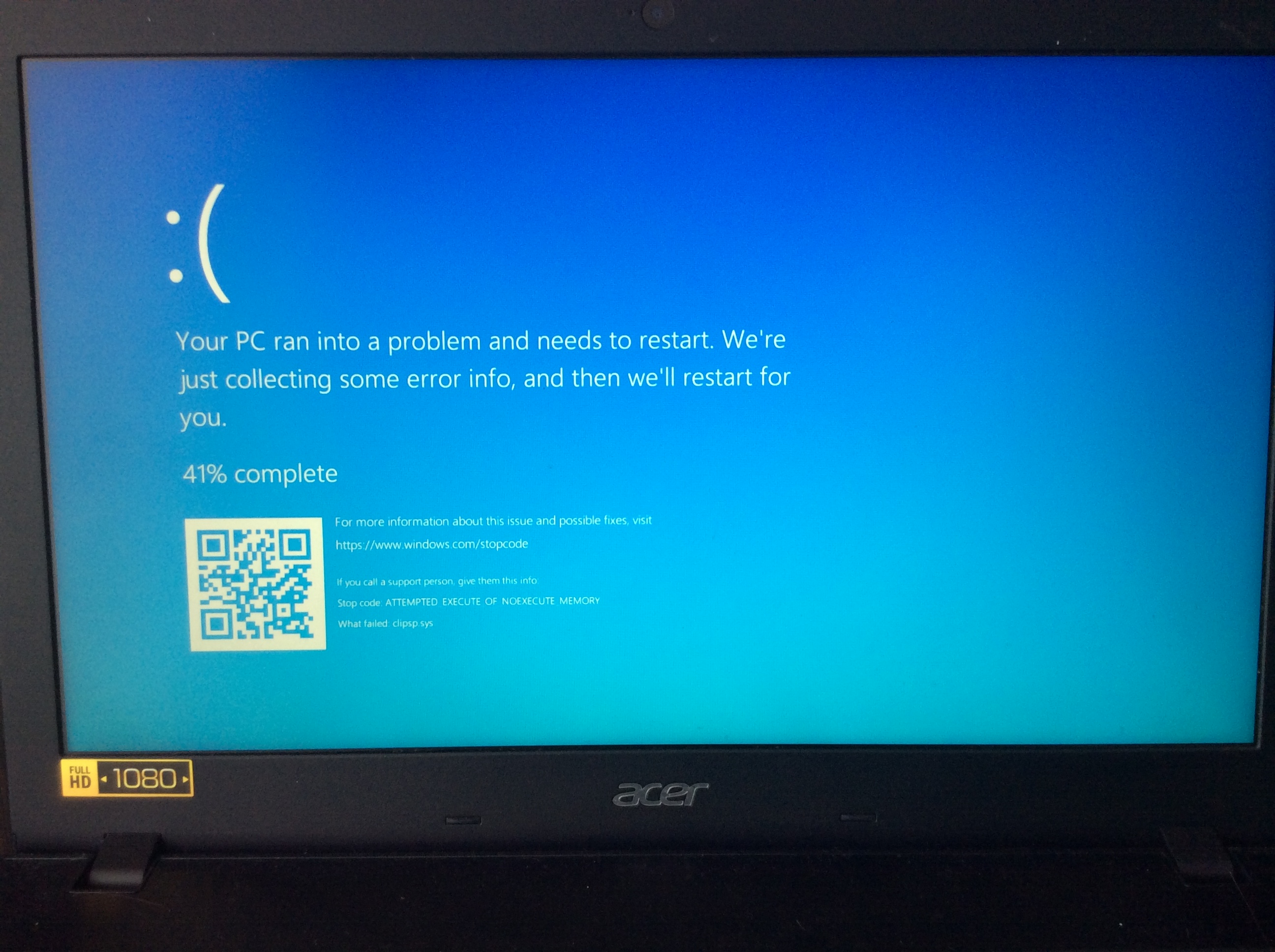 Ошибка ноутбука синий экран. Синий экран на ноуте асус. Экран смерти ноутбук асус. Acer синий экран. Синий экран смерти на ноутбуке.